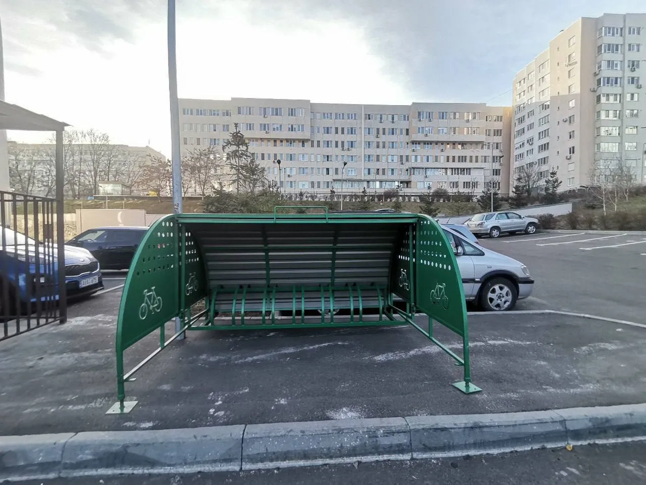 В одном из столичных секторов оборудованы парковки для велосипедов