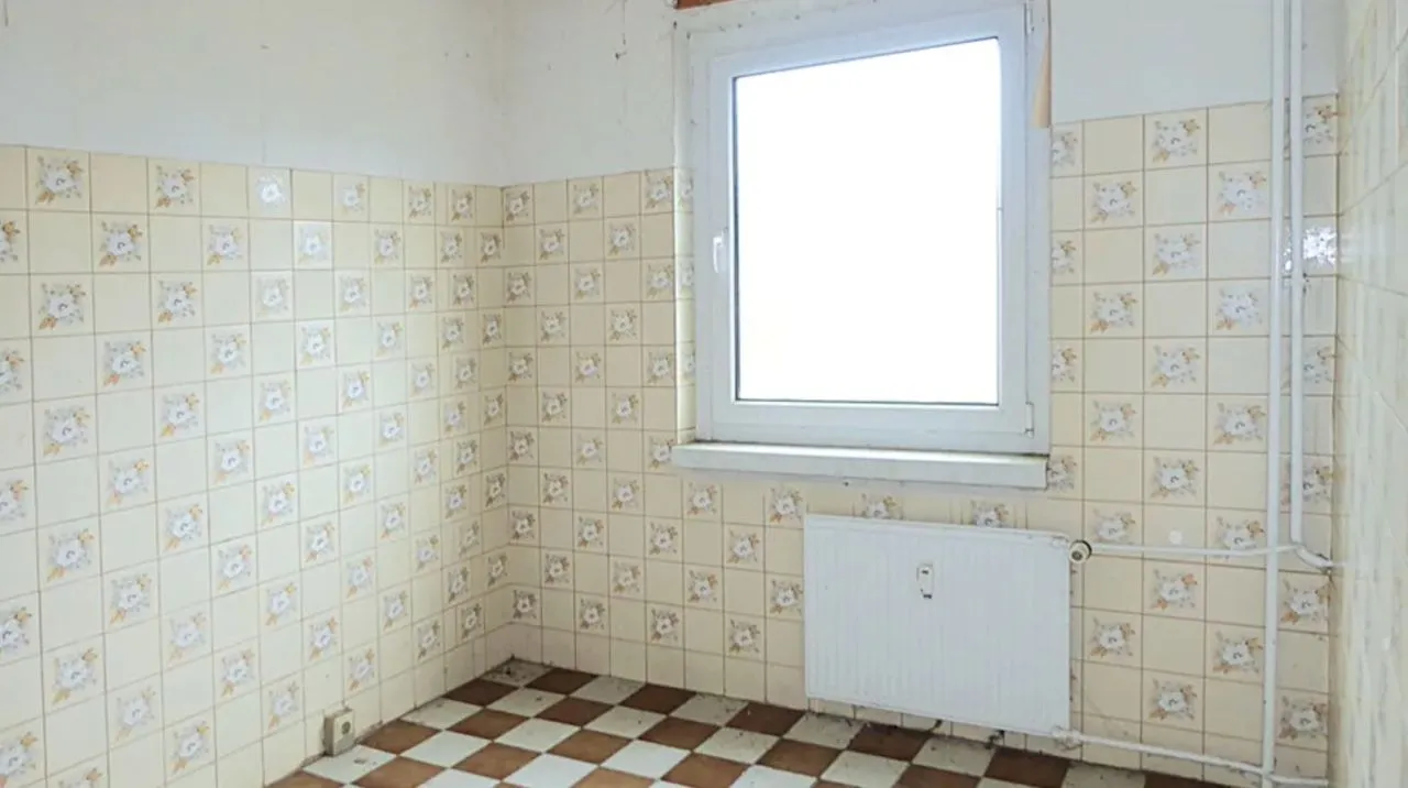 Un cartier abandonat din perioada RDG de lângă Magdeburg, scos la licitație