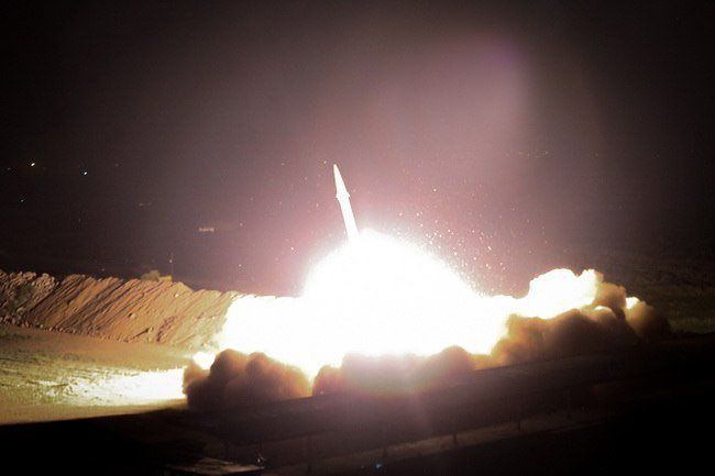 Иран атаковал несколько объектов США в Ираке баллистическими ракетами