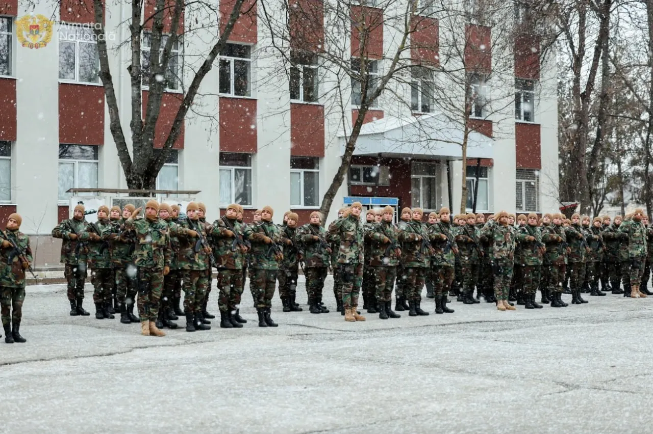 Peste 200 de soldați au depus jurământul militar în Moldova