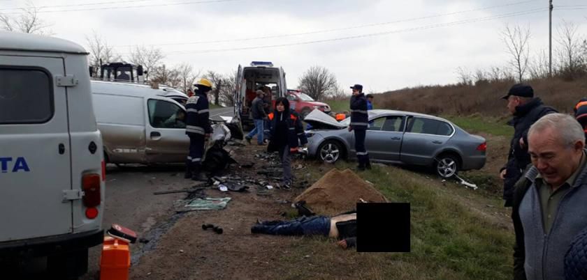 Accident teribil la Sângerei: Un mort și doi răniți. Primele imagini