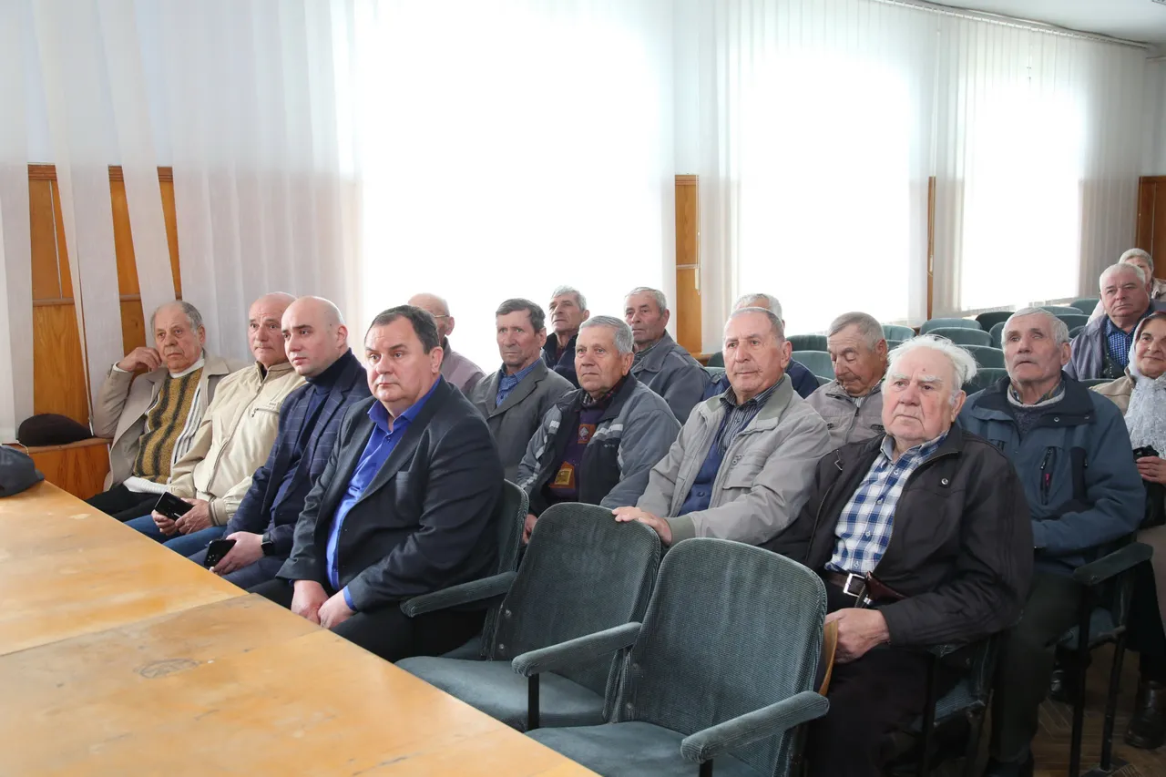 Влах на встрече со старейшинами: Обществу нужны примеры мудрости
