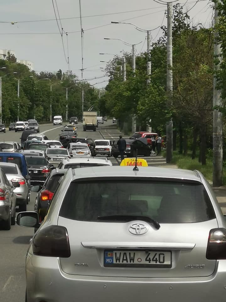 В аварии на улице Алеку Руссо пострадали три машины