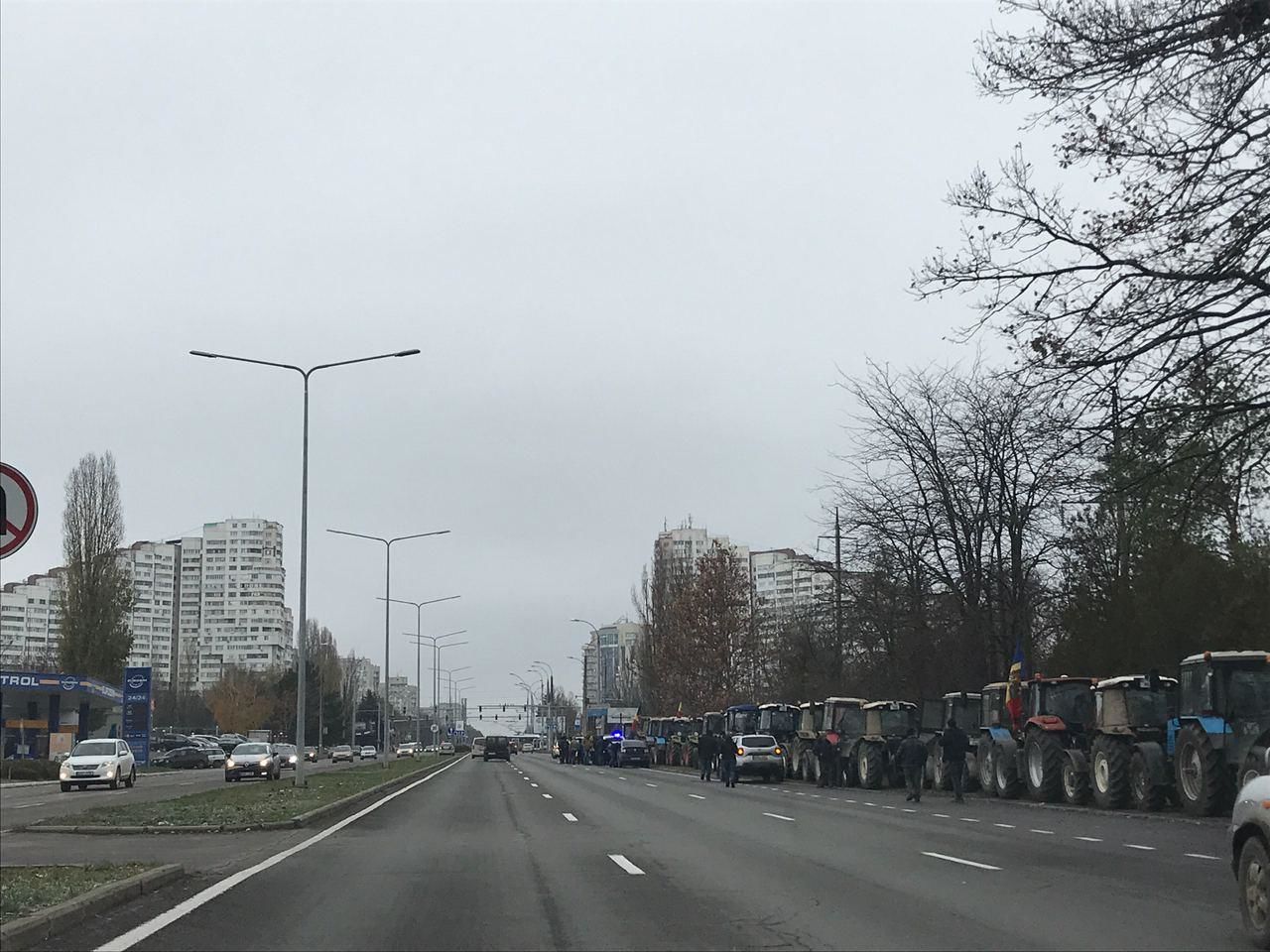 Фермеры заблокировали бульвар Дачия в Кишиневе