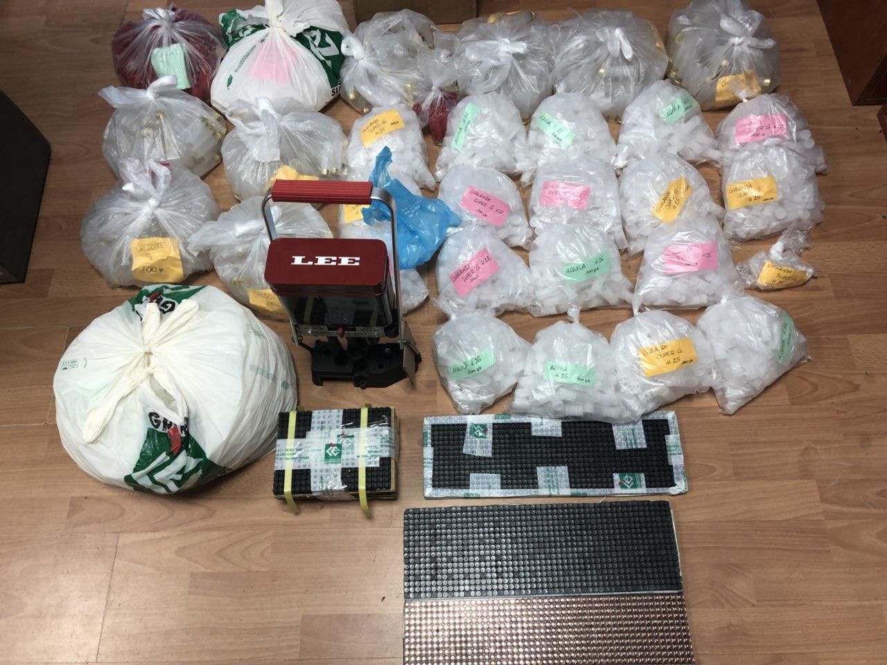 Около 10 тысяч деталей патронов для ружей были выявлены на КПП “Леушень”