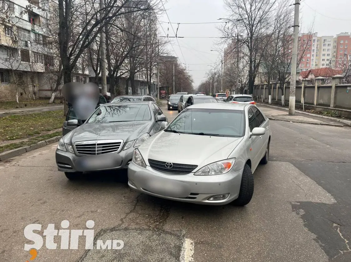 В Кишиневе произошло ДТП с участием трех автомобилей