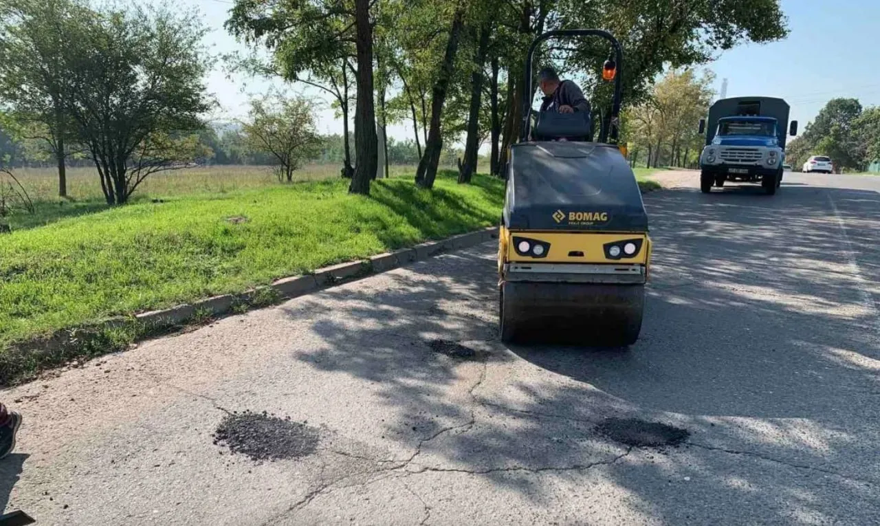 În Capitală se repară drumurile avariate de ploile abundente