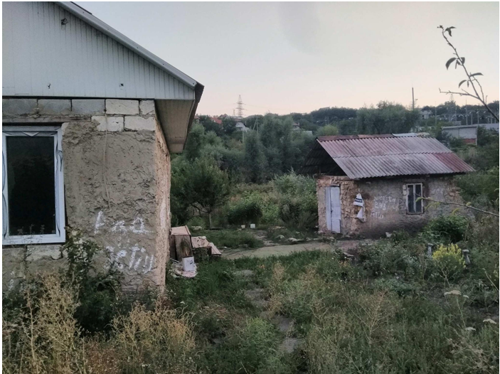 Журналисты показали контрасты роскоши и нищеты в районе Скиноаса