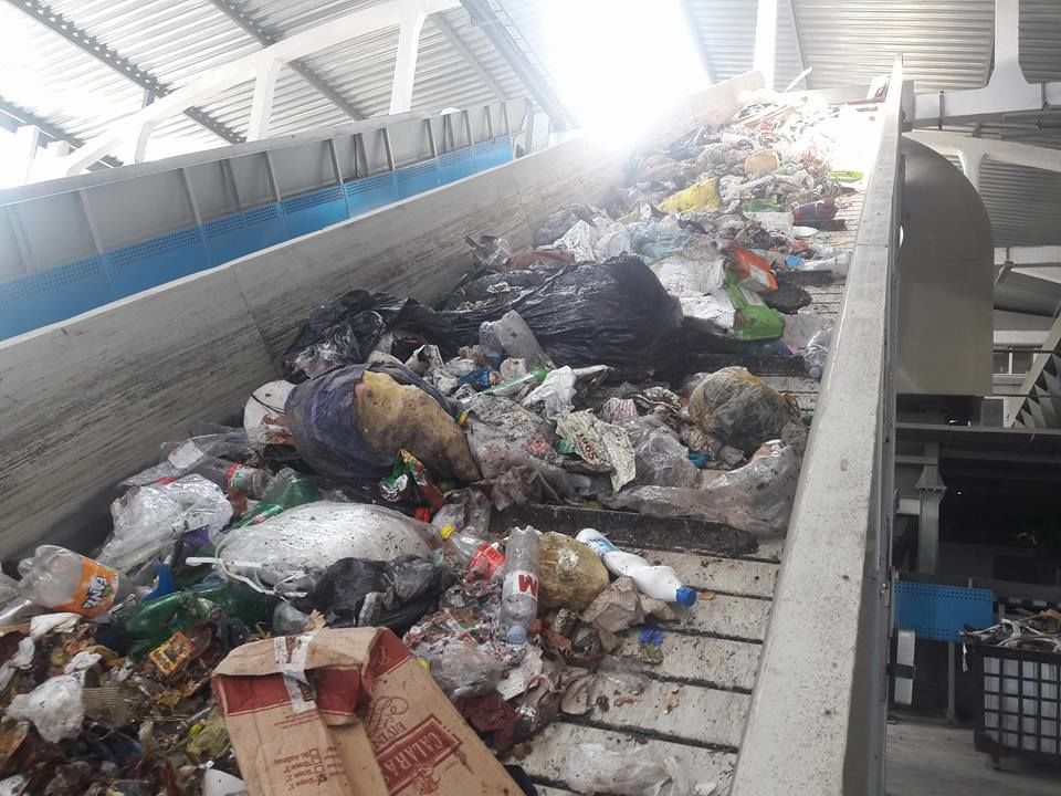 Новая линия сортировки отходов ежедневно обрабатывает около 400 тонн мусора