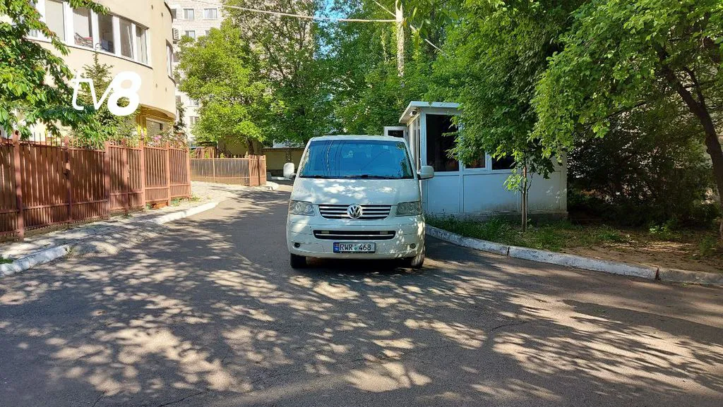 К дому Додона, где проходят обыски, прибыл его адвокат Максим Лебединский