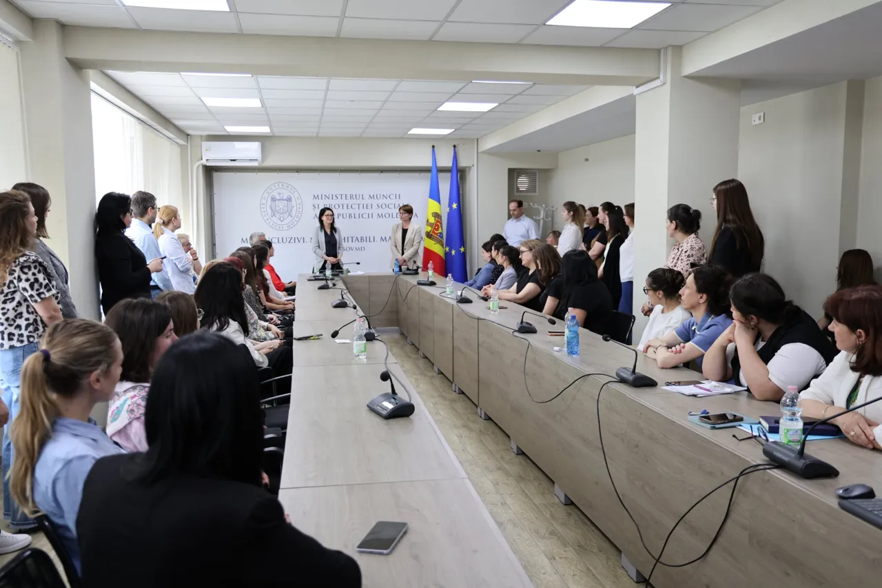 Новый госсекретарь Министерства труда и социальной защиты представлен его сотрудникам