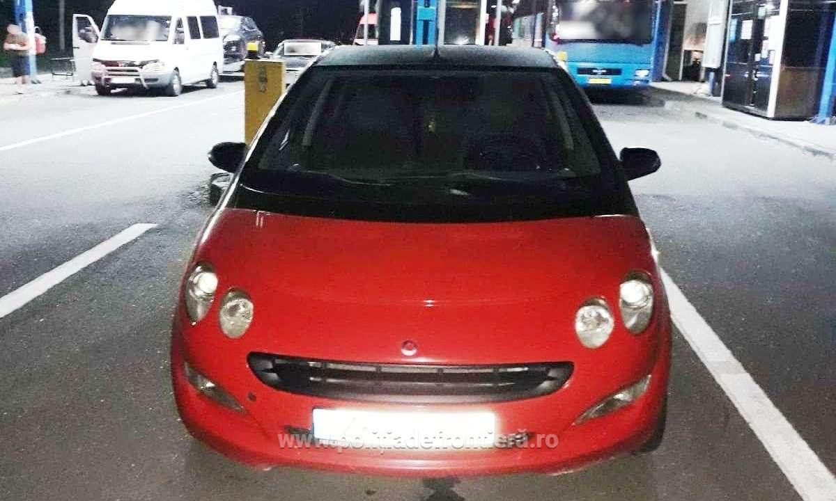 У двух граждан Молдовы на границе изъяли угнанные автомобили