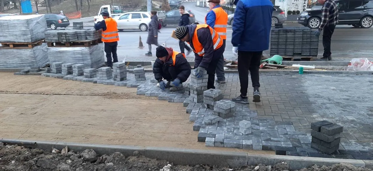 Продолжается реабилитация пешеходных зон в столичном секторе Ботаника