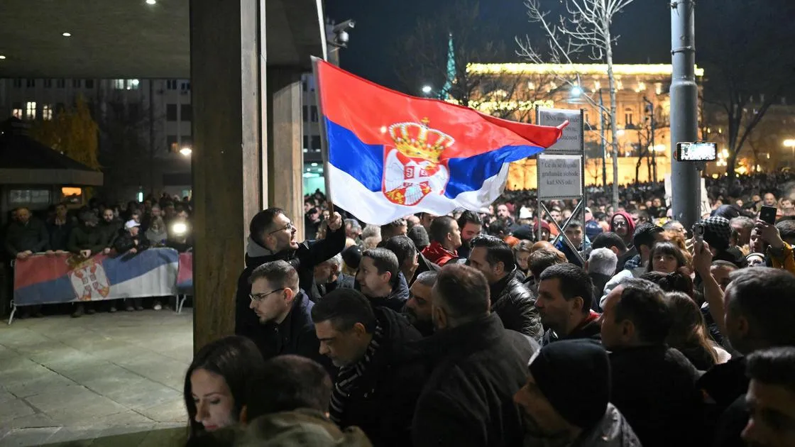 В Белграде тысячи людей протестовали против фальсификации выборов