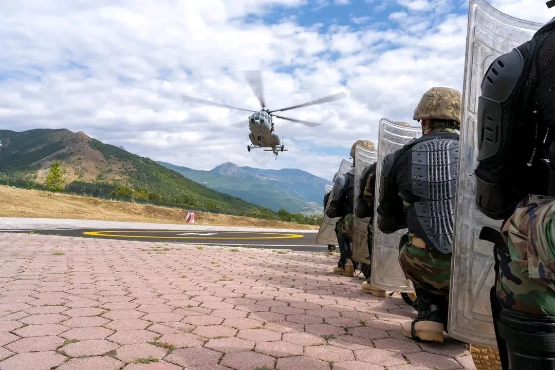 Pacificatorii moldoveni din contingentul KFOR din Kosovo au început activitățile practice