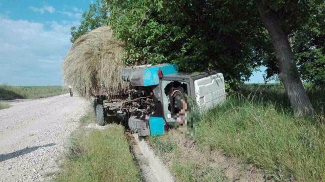 В Каушанах автомобиль столкнулся с трактором: тракторист погиб