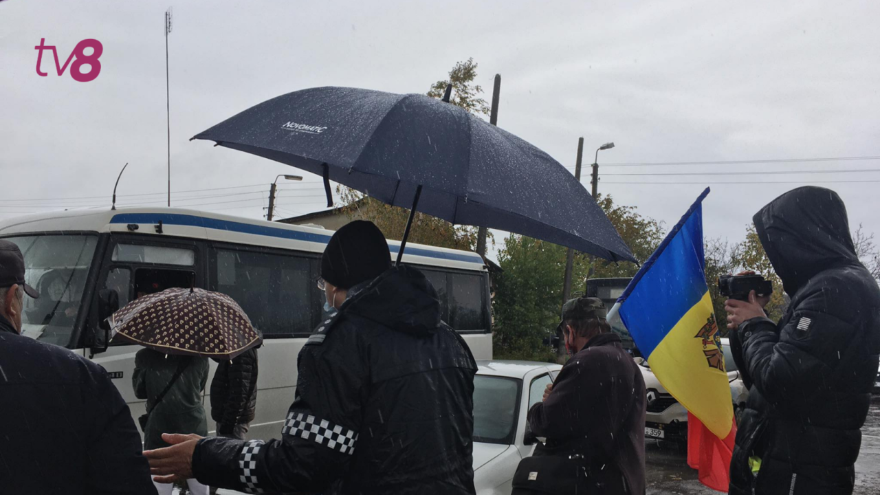 В Варнице заблокировали проезд транспорта из Бендер