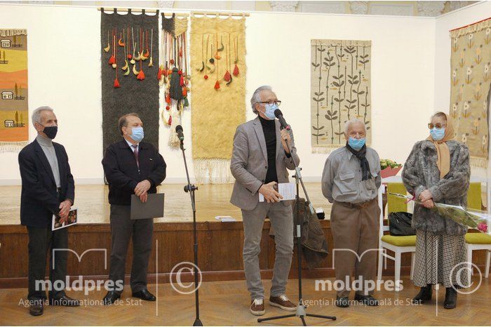 Юбилейная выставка художника Марии Сака-Рэчилэ открылась в Кишиневе