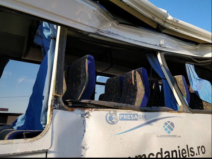 В Румынии при столкновении двух автобусов пострадали восемь человек
