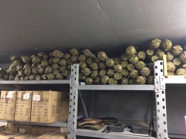Под Киевом нашли бункер с оружием и БТР