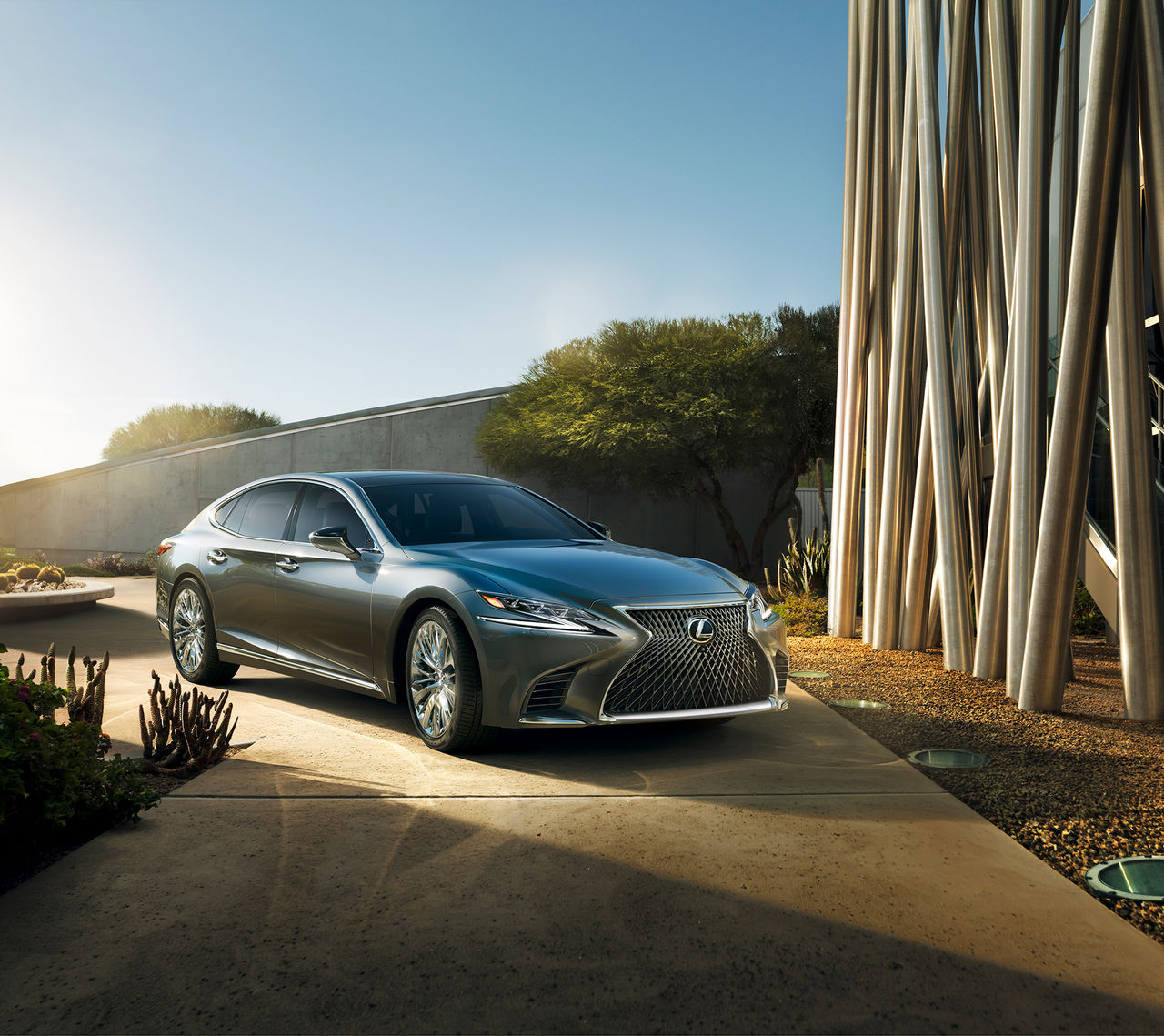 Lexus представил в Детройте флагманский седан LS