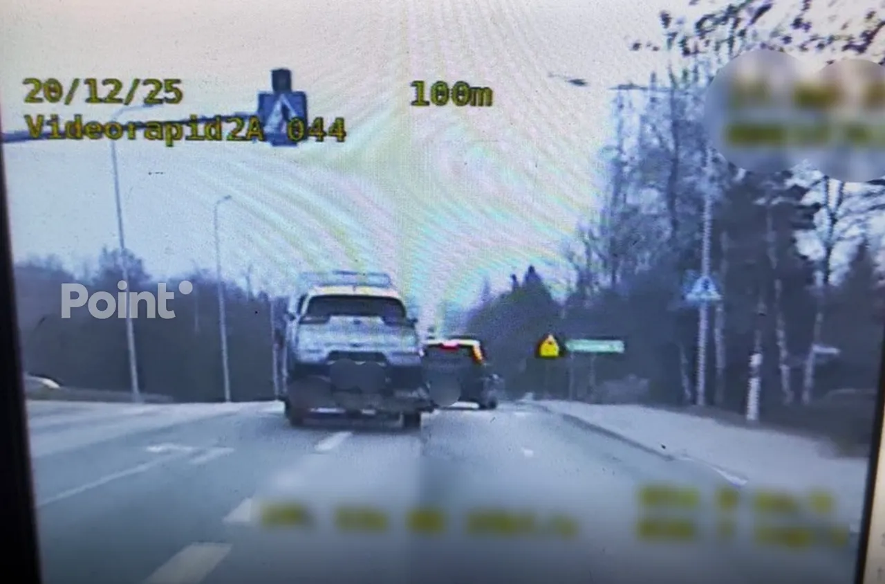 A transformat un Sprinter într-un autobuz cu două etaje: Un moldovean, amendat în Polonia