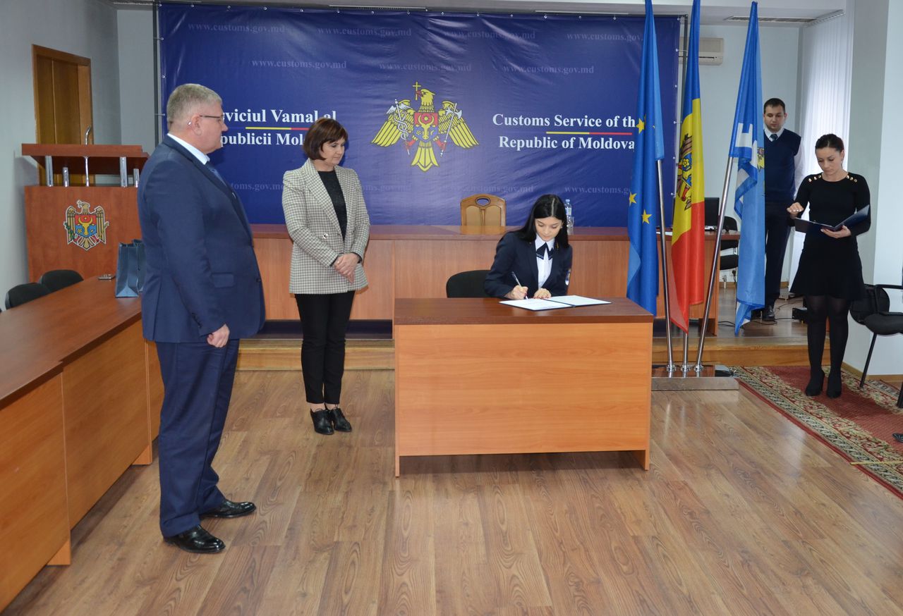 Noii angajați ai Serviciului Vamal și-au primit epoleții