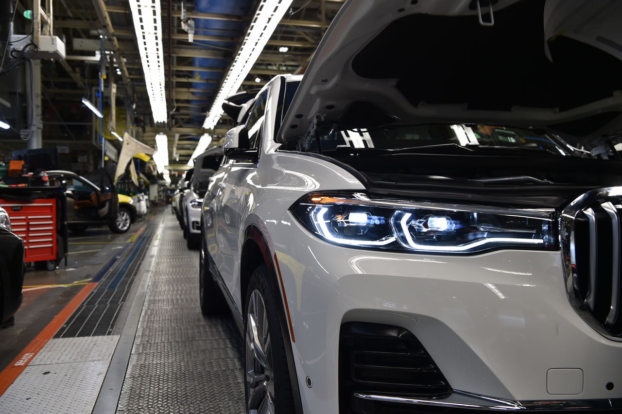 Gigantul BMW X7 e pe drum. Primele prototipuri au fost deja construite