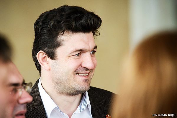Политики рассказали, чем занимаются во время карантина