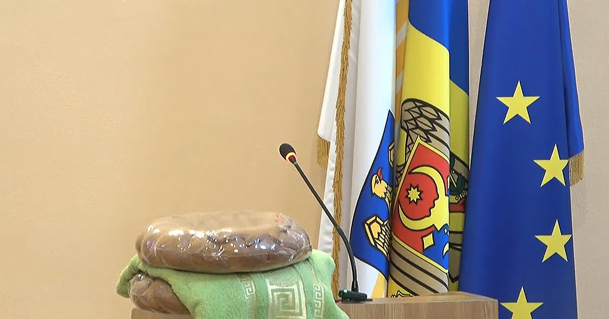 Мунсоветники PAS ждали своих коллег из MAN и PSRM на заседании с калачами и полотенцами