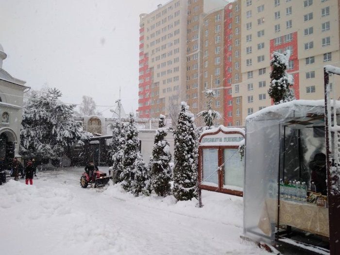 Столичную церковь в очередной раз уличили в продаже святой воды