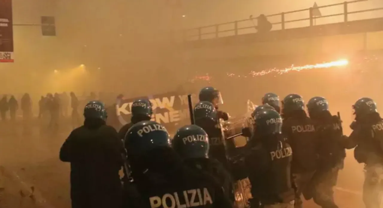 В Италии полиция применила слезоточивый газ к митингующим возле места проведения Олимпиады