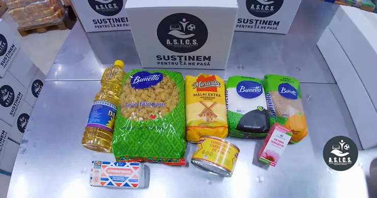 Наборы продуктов питания от A.S.I.C.S. получили жители Мерешень, в том числе и беженцы
