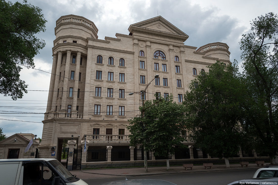Российский блогер показал "Плохой Кишинёв"