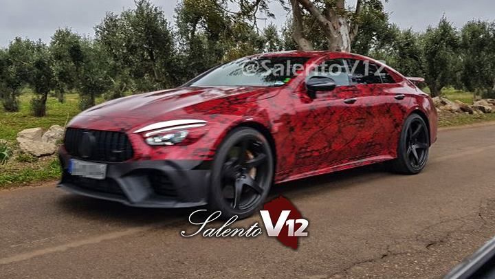 Появились фото конкурента «Панамеры» от Mercedes-AMG