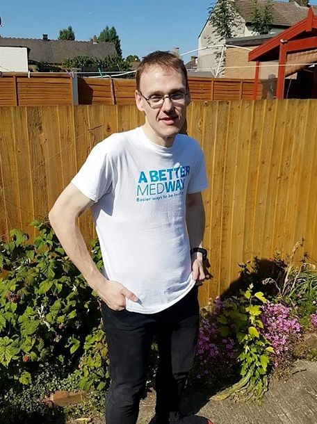 Геймер похудел на центнер и стал помогать людям