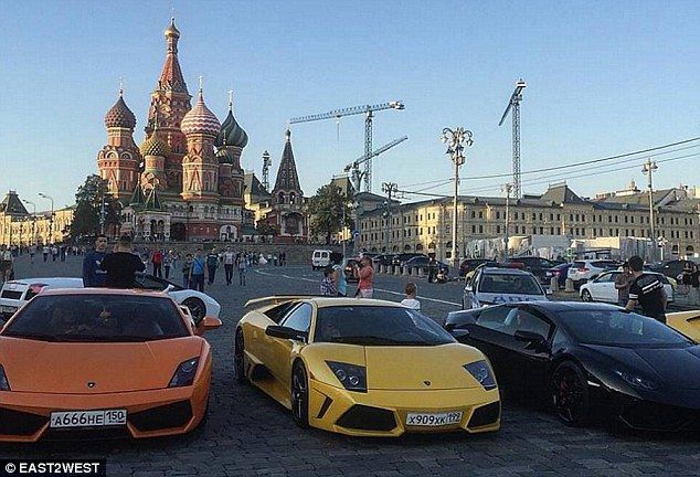 Isprava unei tinere de bani gata din Moscova. Are 23 de ani și peste 300 de amenzi rutiere
