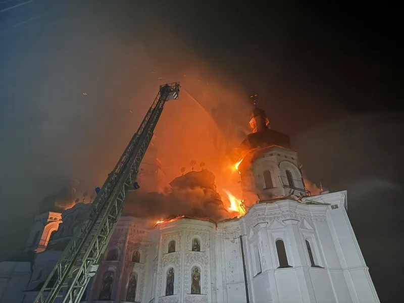 В Киеве в результате атаки произошел пожар в Киево-Печерский Лавре