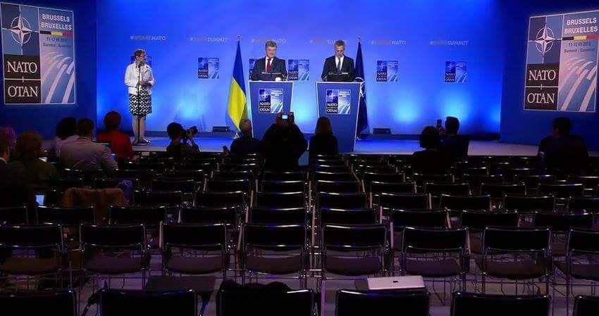 В Сети высмеяли выступление Порошенко перед пустым залом на саммите НАТО
