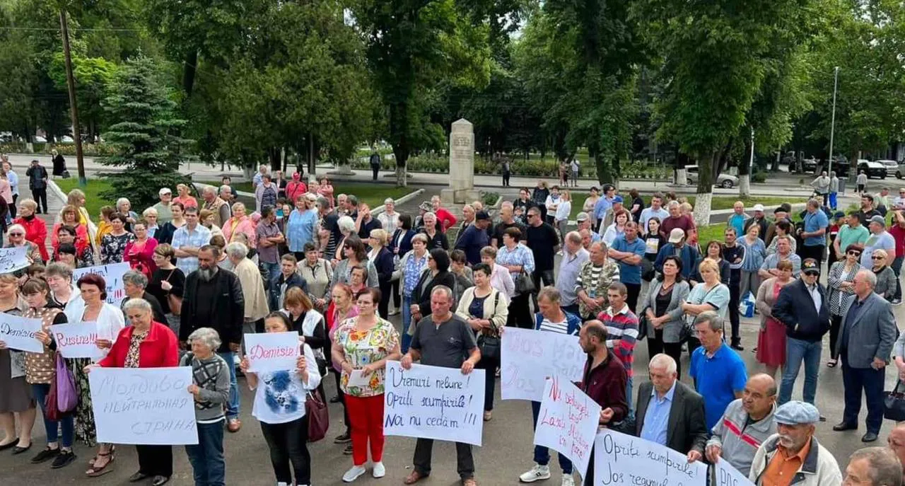 В районах Молдовы проходят протесты против политики власти