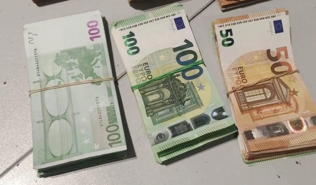 Un străin a încercat să scoată ilegal din Moldova 48.000 de euro