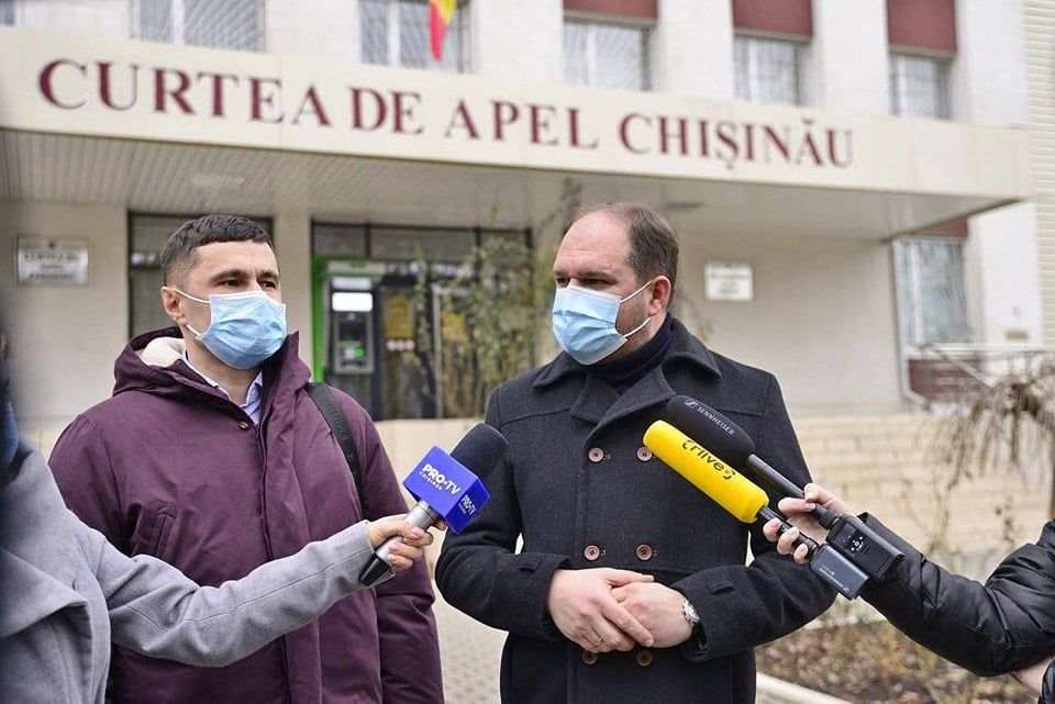 Чебан и Нагачевский подали предварительный иск против правительства