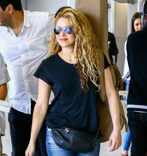 Surpriză pe aeroportul din Miami. Cum a apărut Shakira
