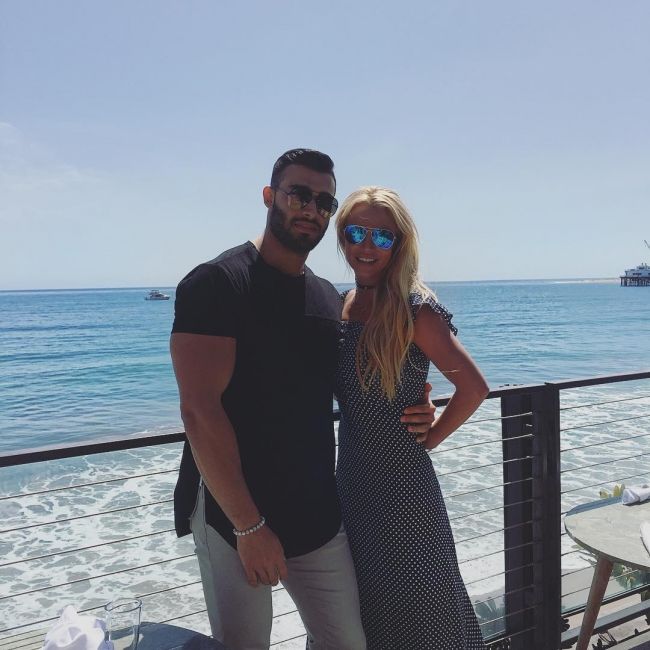 Britney Spears se mărită pentru a treia oară? Cât de sexy e bărbatul de care e îndragostită