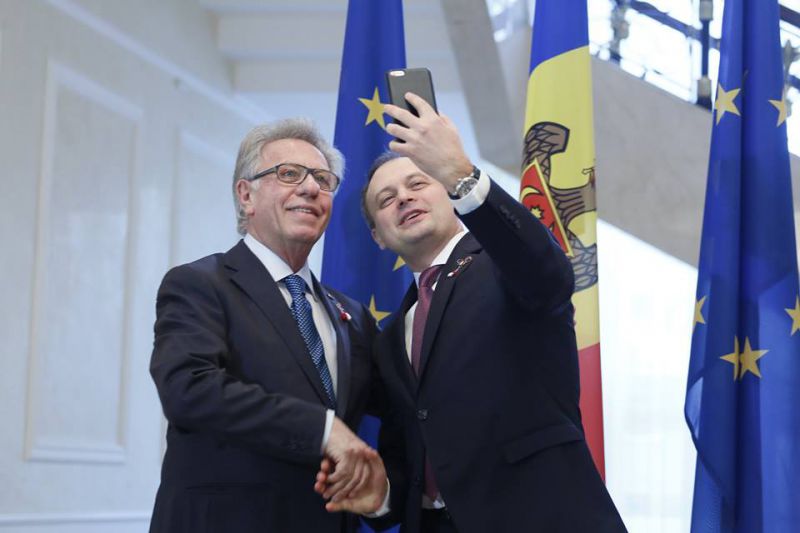 Gestul lui Andrian Candu după conferința de presă cu Gianni Buquicchio