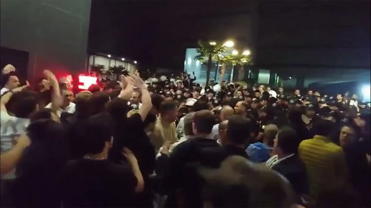 В Стамбуле проходят массовые акции протеста