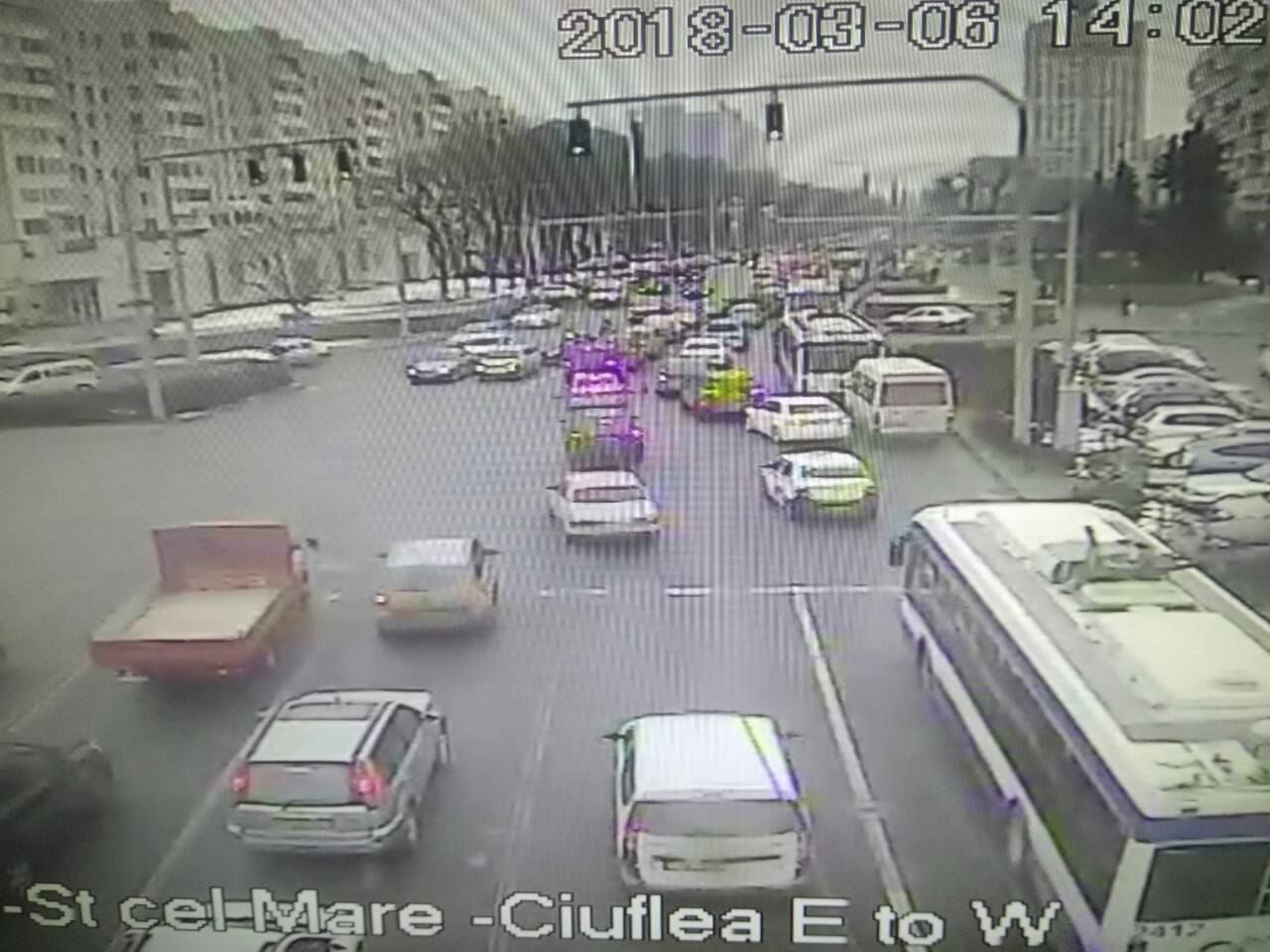В центре Кишинева образовались большие пробки