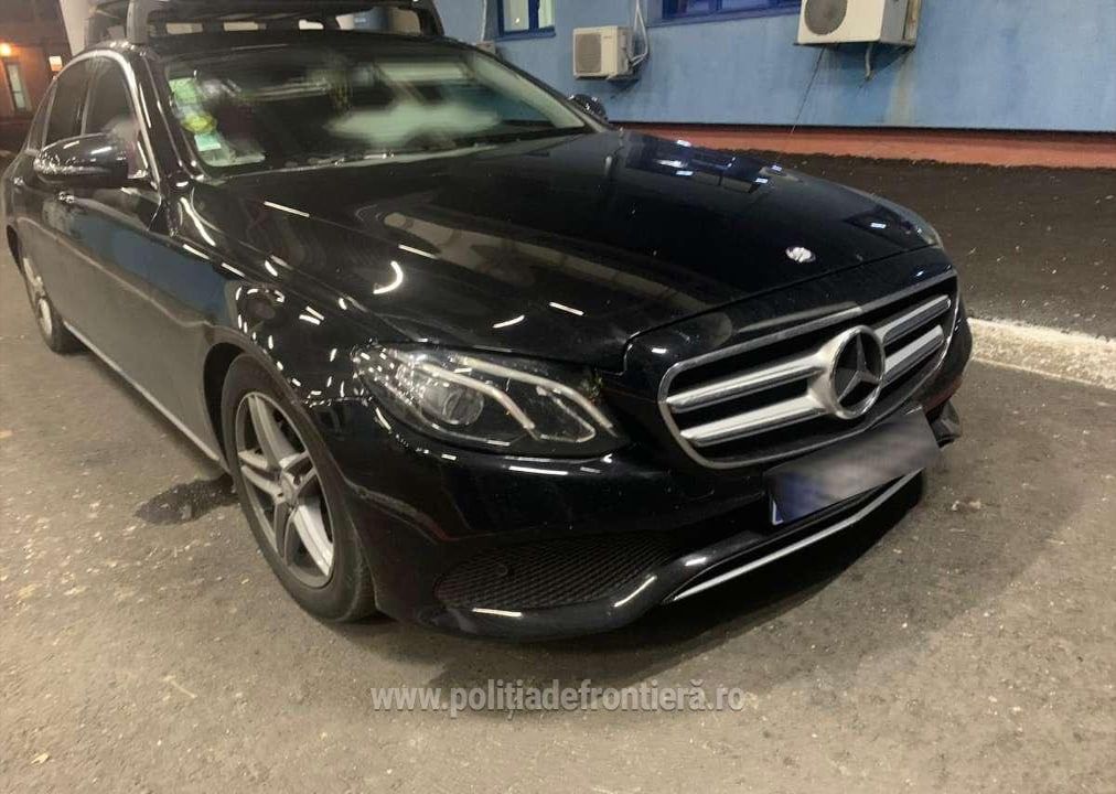 У молдаванина на границе Румынии изъяли разыскиваемый в Швеции Mercedes
