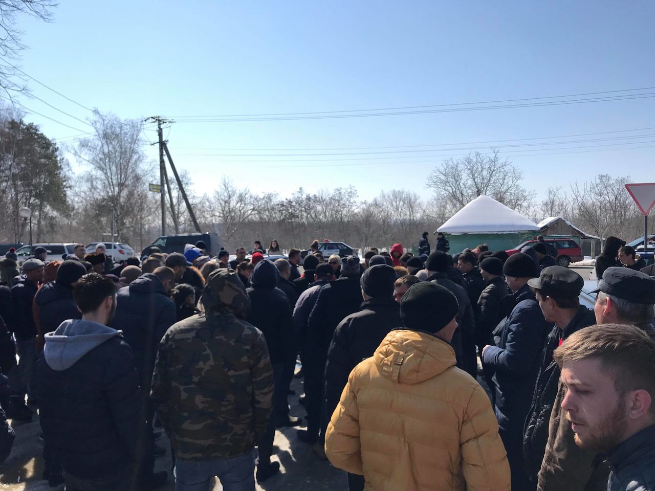 Protest la Sculeni: Zeci de persoane protestează față de limitările impuse pentru micul trafic la frontieră