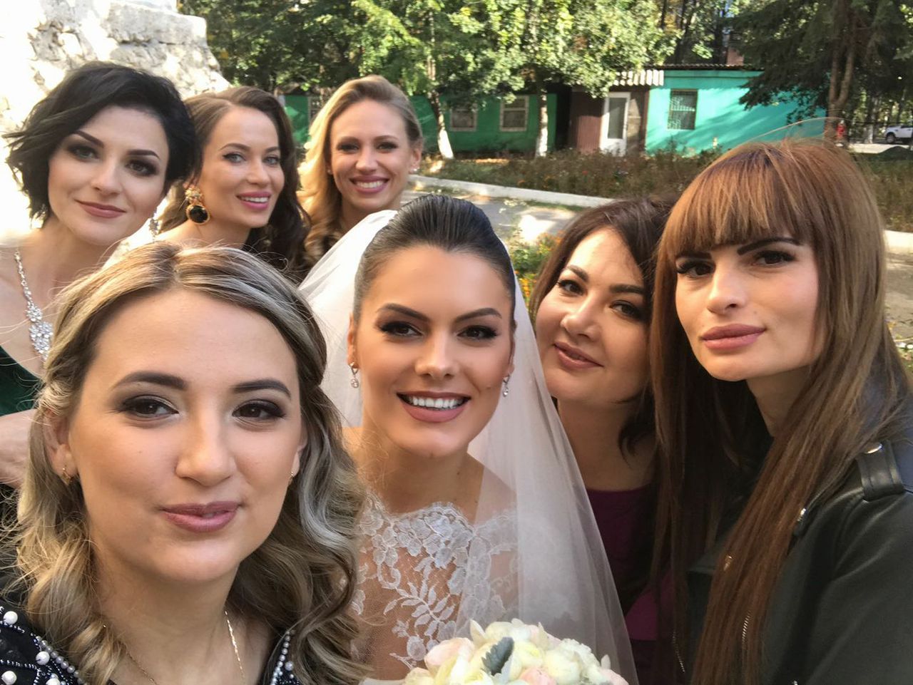 В сеть попали фото церемонии бракосочетания Алины Зоти